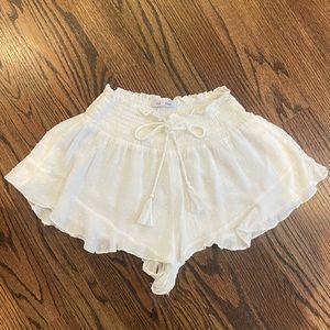 Gab ❤️ Kate flowy white shorts. Size S.